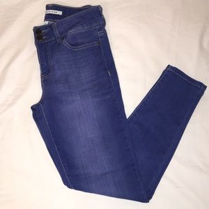 Celebrity pink crop skinny legging jean